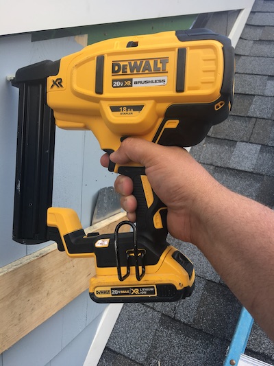 DeWALT DCN681 20V MAX XR Cordless 18-Gauge Narrow Crown Stapler 4025