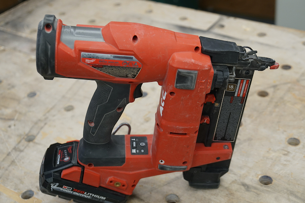 Milwaukee M18 Fuel 18V Brushless 18-Gauge Brad Nailer 2746-20 (Bare Tool) 