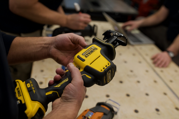 Dewalt atomic reciprocating online saw