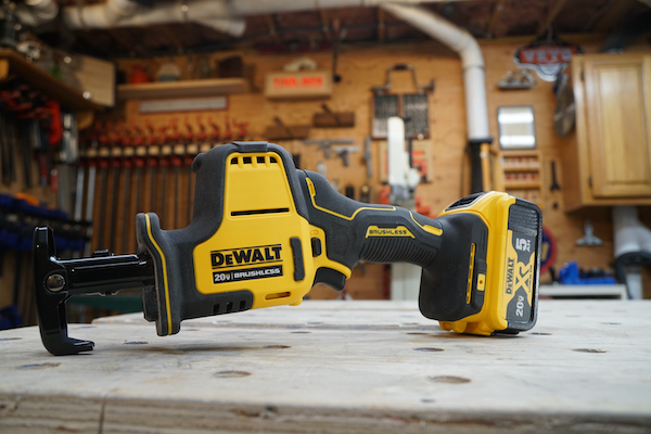 Dewalt 20v discount atomic reciprocating saw