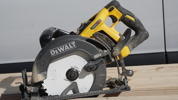 Dewalt rear best sale handle saw